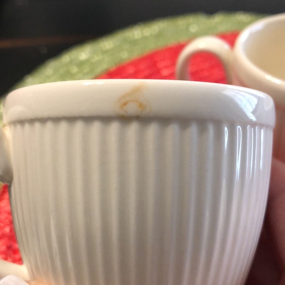 Wedgwood Windsor ribbed ivory coffee/tea cups - Picture 6 of 6